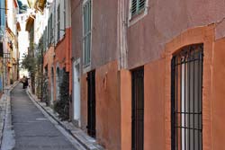 Narrow and colorful Rue Saint Francois