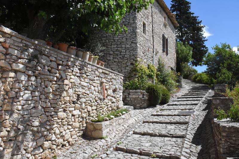  Joucas photo joucas0038b.jpg