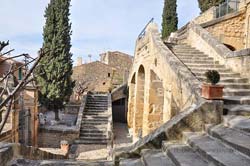 Jouques chateau monumental steps