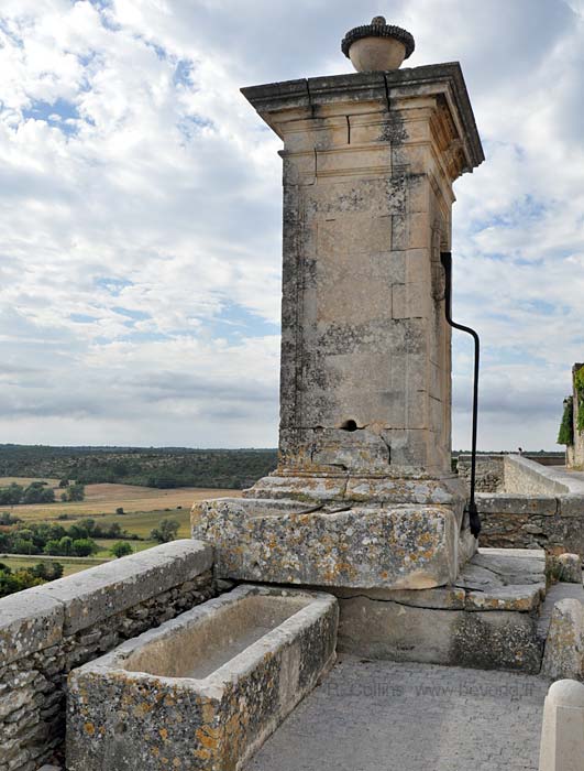  Lussan photo lussan0078b.jpg