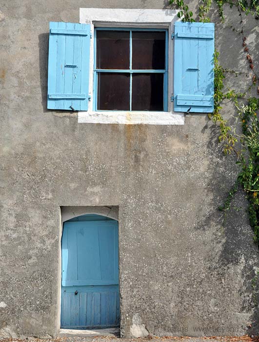  Lussan photo lussan0122b.jpg