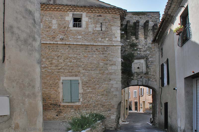  Mondragon photo mondragon0030b.jpg