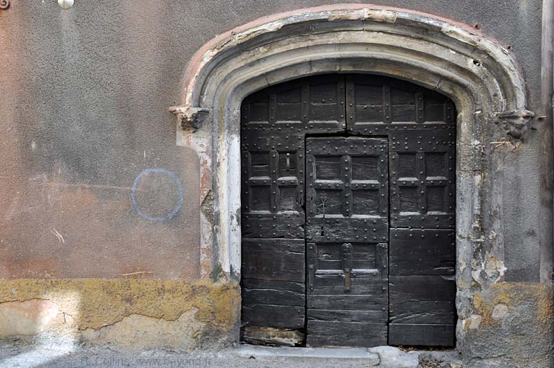  Mondragon photo mondragon0090b.jpg