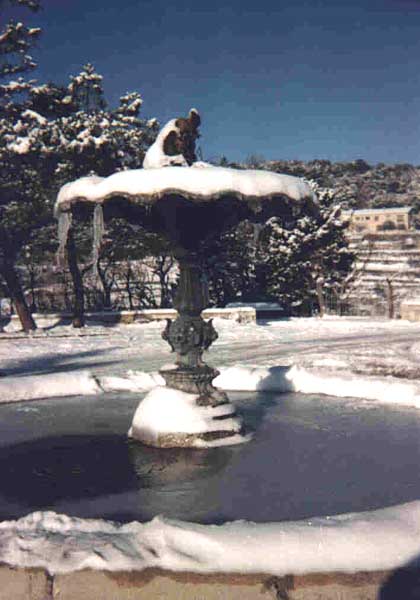  Mons photo mons05b.jpg