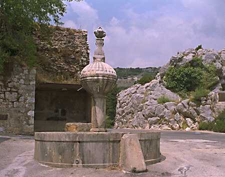  Mons photo monsFount.jpg