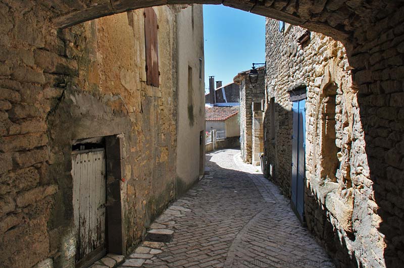  Montpezat photo montpezat0050b.jpg