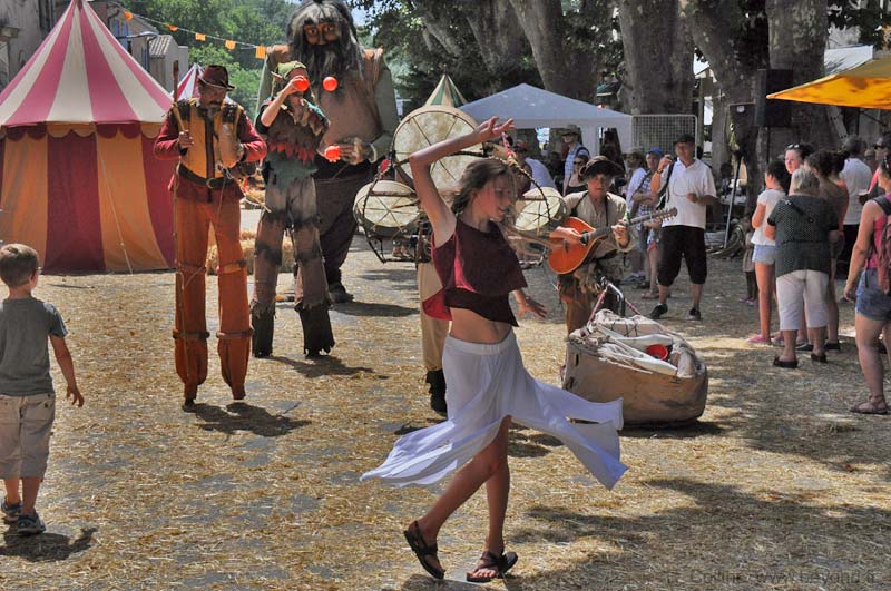  Mornas Medieval photo mornas-medieval0043b.jpg