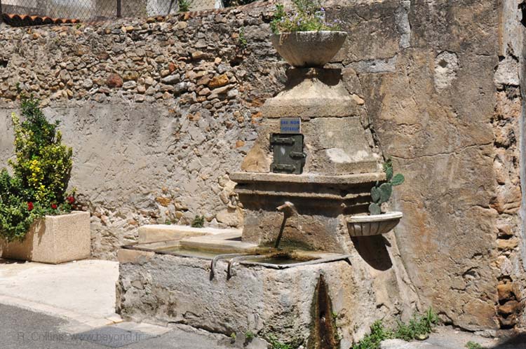  Mornas photo mornas0035b.jpg