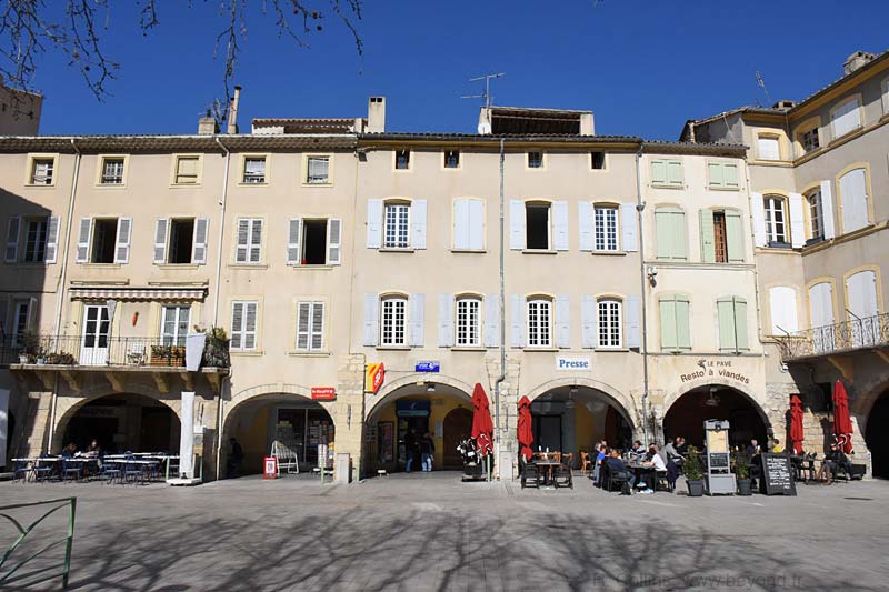  Nyons photo nyons0069b.jpg