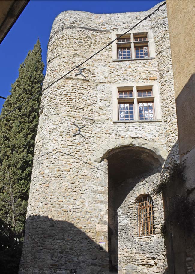  Nyons photo nyons0075b.jpg