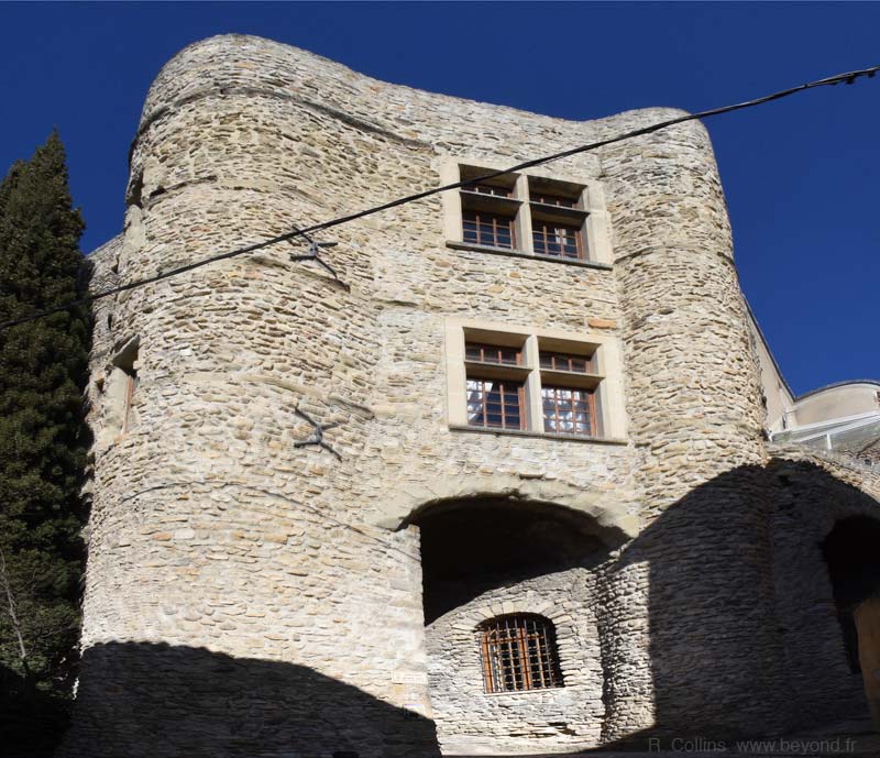  Nyons photo nyons0079b.jpg