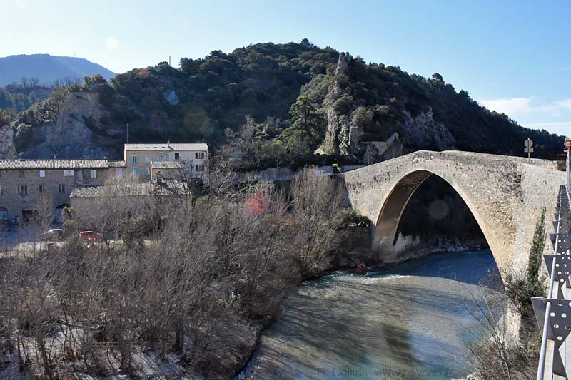  Nyons photo nyons0130b.jpg