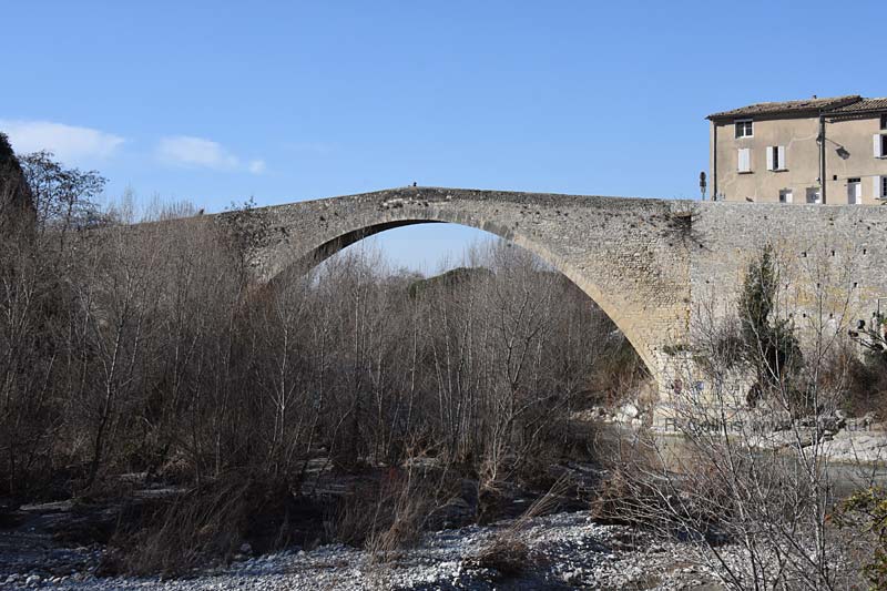  Nyons photo nyons0134b.jpg