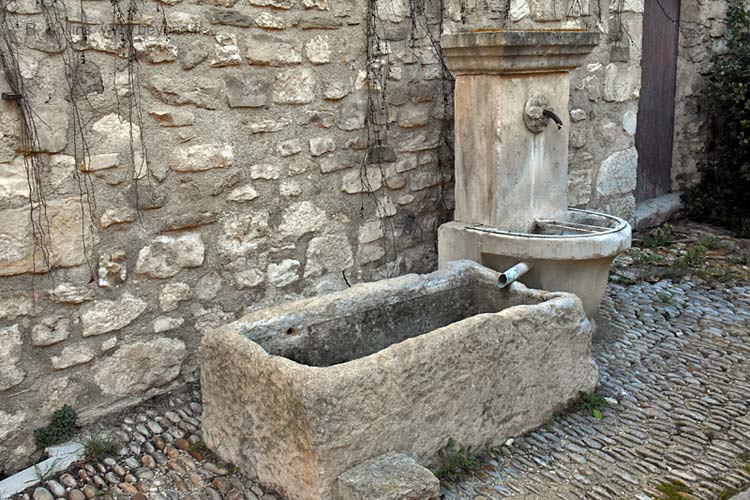 Pernes-les-Fontaines Fountains photo pernes-fontaines0528b.jpg