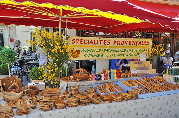  Pont-Saint-Esprit photo pont-st-esprit-market0018b.jpg