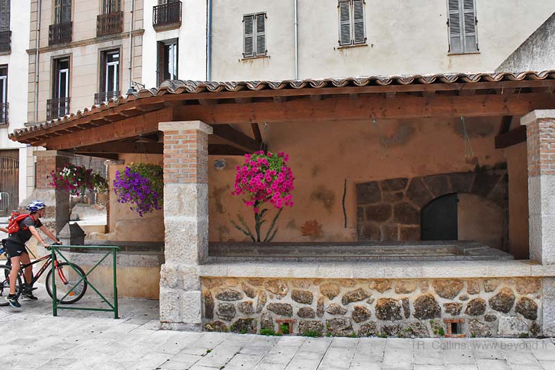  Salernes photo salernes0084b.jpg