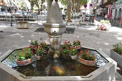 This little fountain at the west