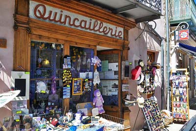 The 'modernized' <i>quincaillerie</i> in