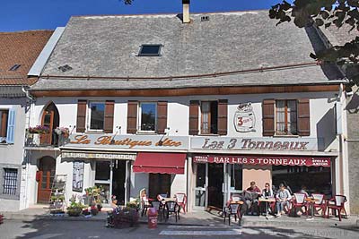 The Three Barrels caf&eacute; at the