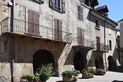 Sunny side of the Place aux