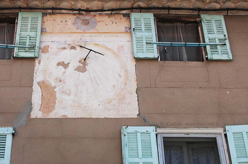  Saint C&eacute;zaire-sur-Siagne photo st-cezaire-sundial-b0004b.jpg