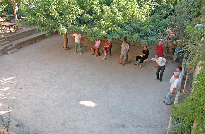 Saint Julien-le-Montagnier petanque and