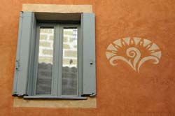 Window and wall design in Saint