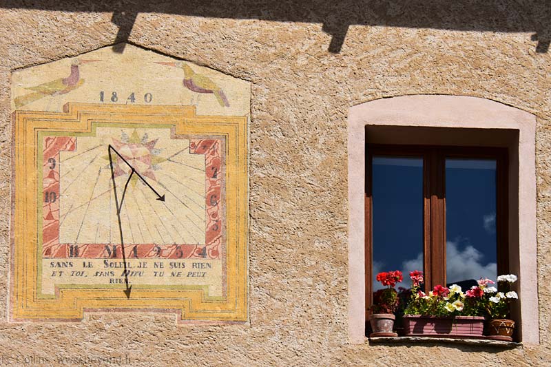  Saint Véran photo st-veran-sundial0107b.jpg