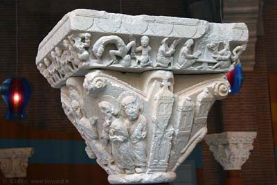 Augustins Museum sculpted pillar-top <i