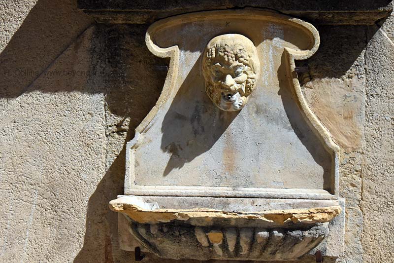  Tour-d'Aigues photo tour-aigues0081b.jpg