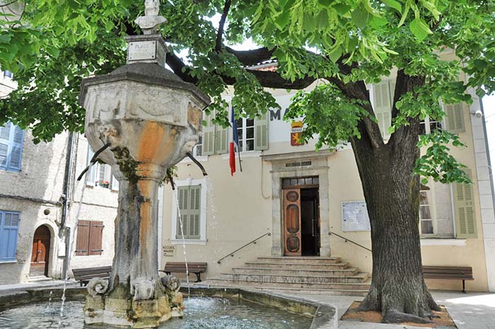  Varages photo varages0045b.jpg