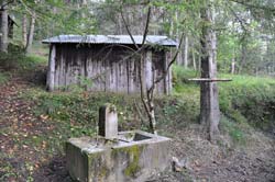 Fresh water and an outbuilding at