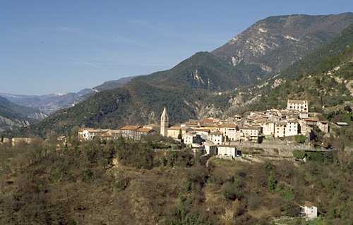 Villars-sur-Var visit, photos, travel info and hotels, by Provence Beyond