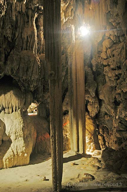  Villecroze Grotto photo villecrozegr0051b.jpg